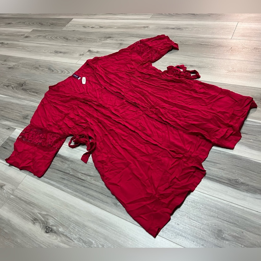 Red robe - Picture 4 of 6